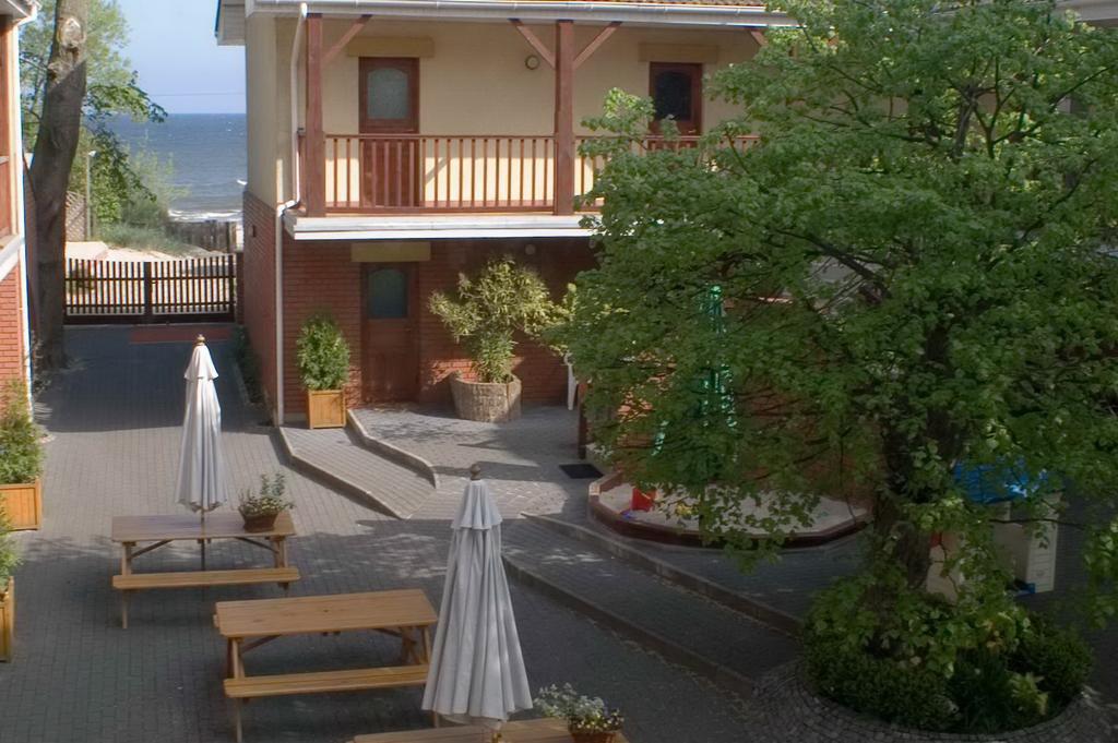 Patio Apartamenty I Pokoje Niechorze Exterior foto