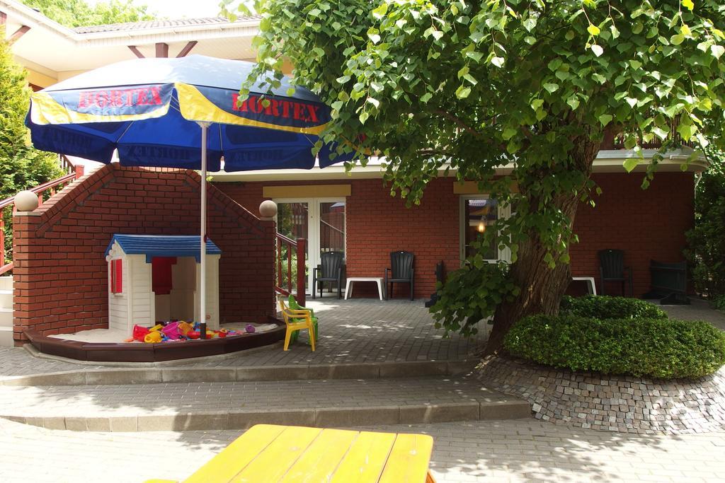Patio Apartamenty I Pokoje Niechorze Exterior foto